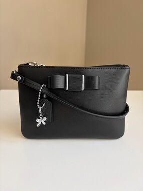 Coach Bow wristlet | Black Leather
